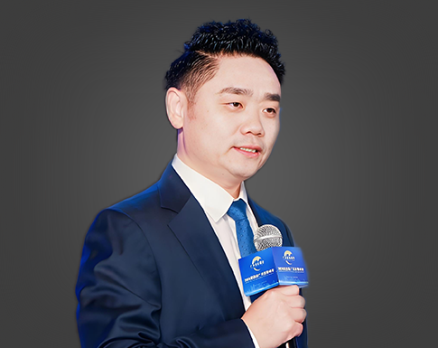 潘俊海，粒上皇董事长